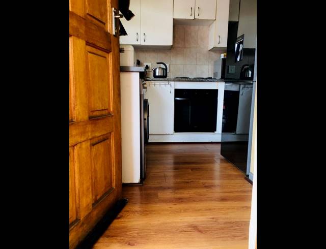 2 BEDROOM APARTMENT FOR SALE IN WILGEHEUWEL